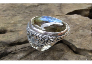 Plain silver ring labradorite stone bali
